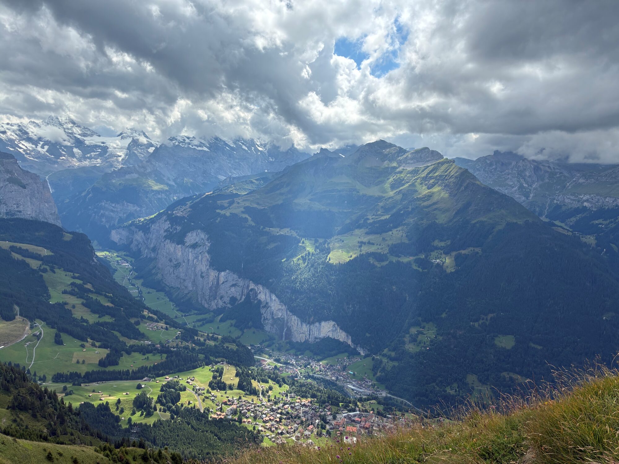 Zum Artikel "Topography and Socioeconomic Development: The Example of the European Alps"