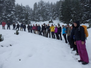 Schneewanderung der Exkursionsgruppe bei Praxmar 